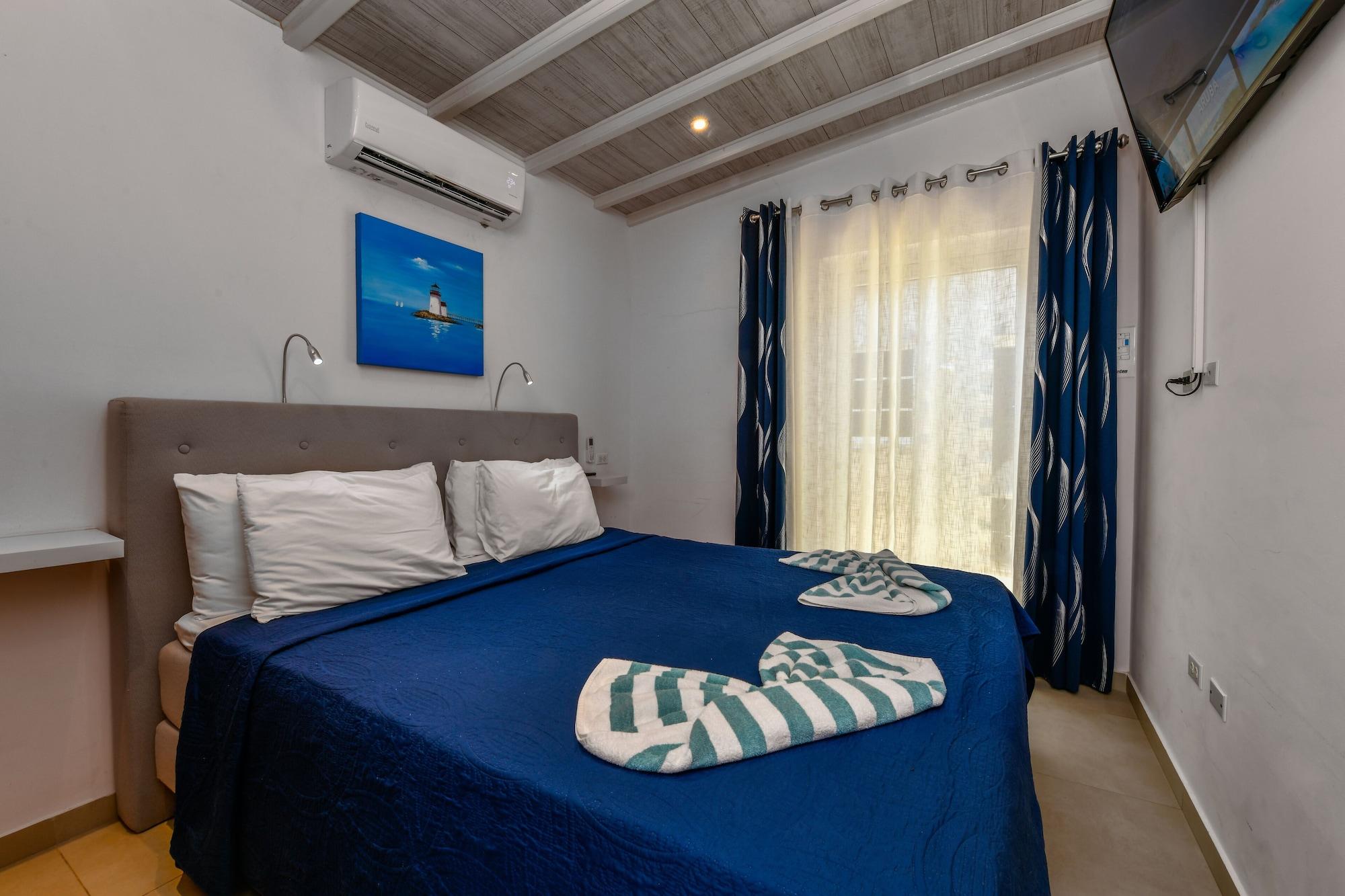 Deluxe, Apartment, Pool Side