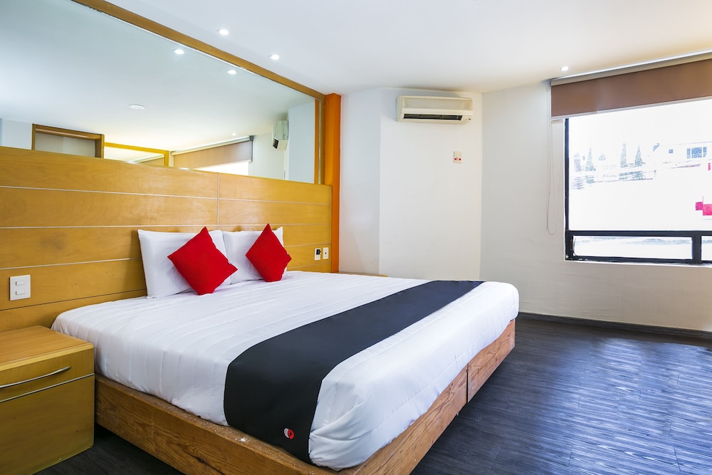 DELUXE, 2 DOUBLE BEDS