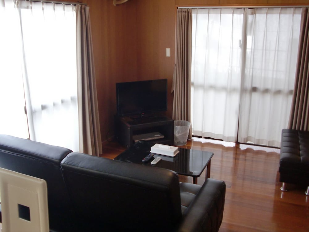DELUXE, KITCHEN, HIGH FLOOR