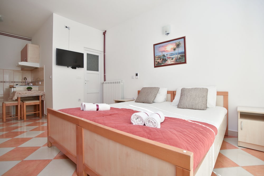 D D Apartments Tivat 4/18