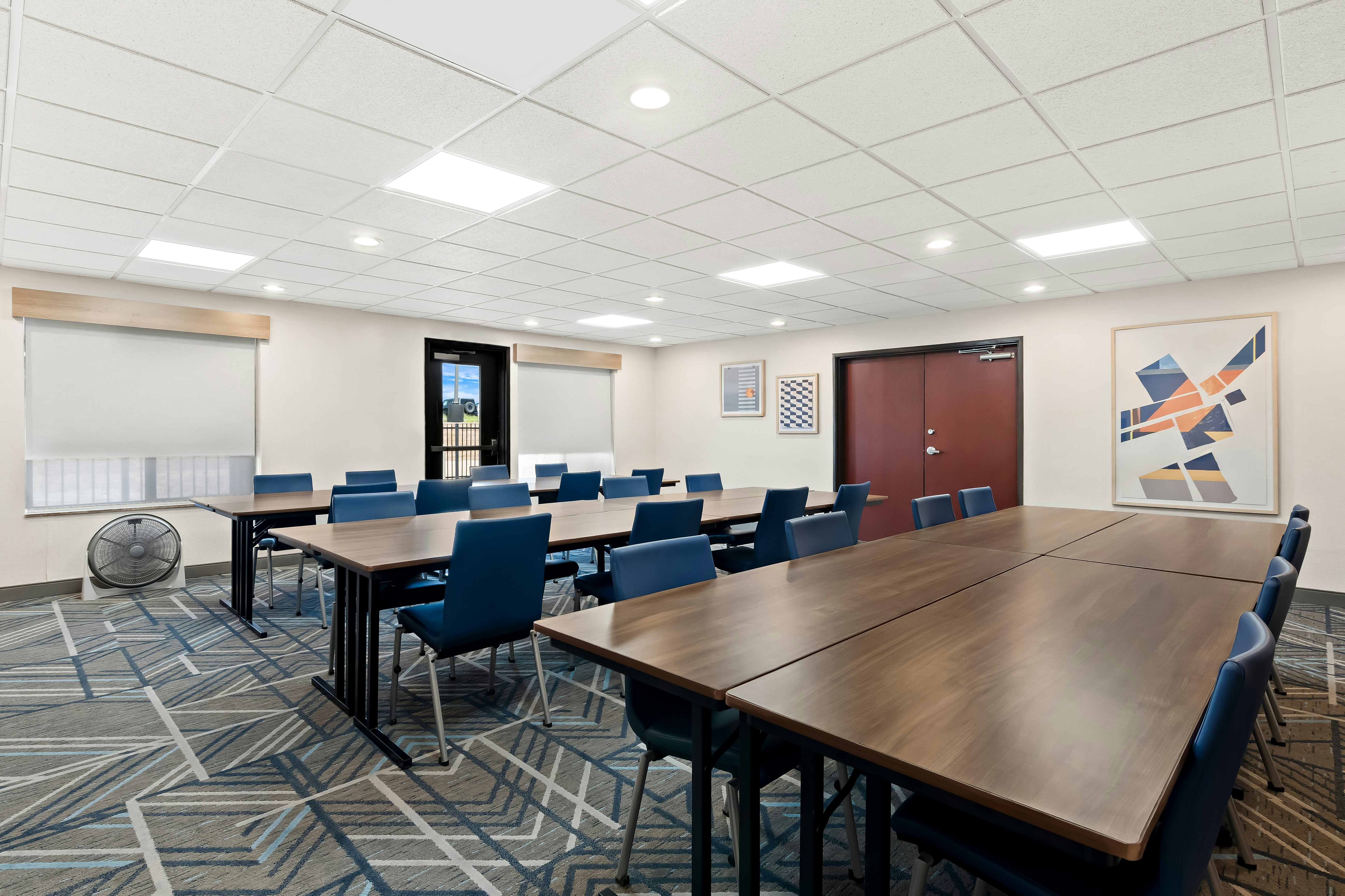Holiday Inn Express Hotel Suites Perry 36/42