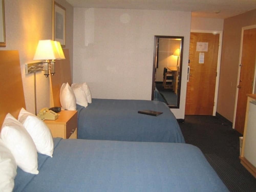 Ambassador Inn Suites 19/43