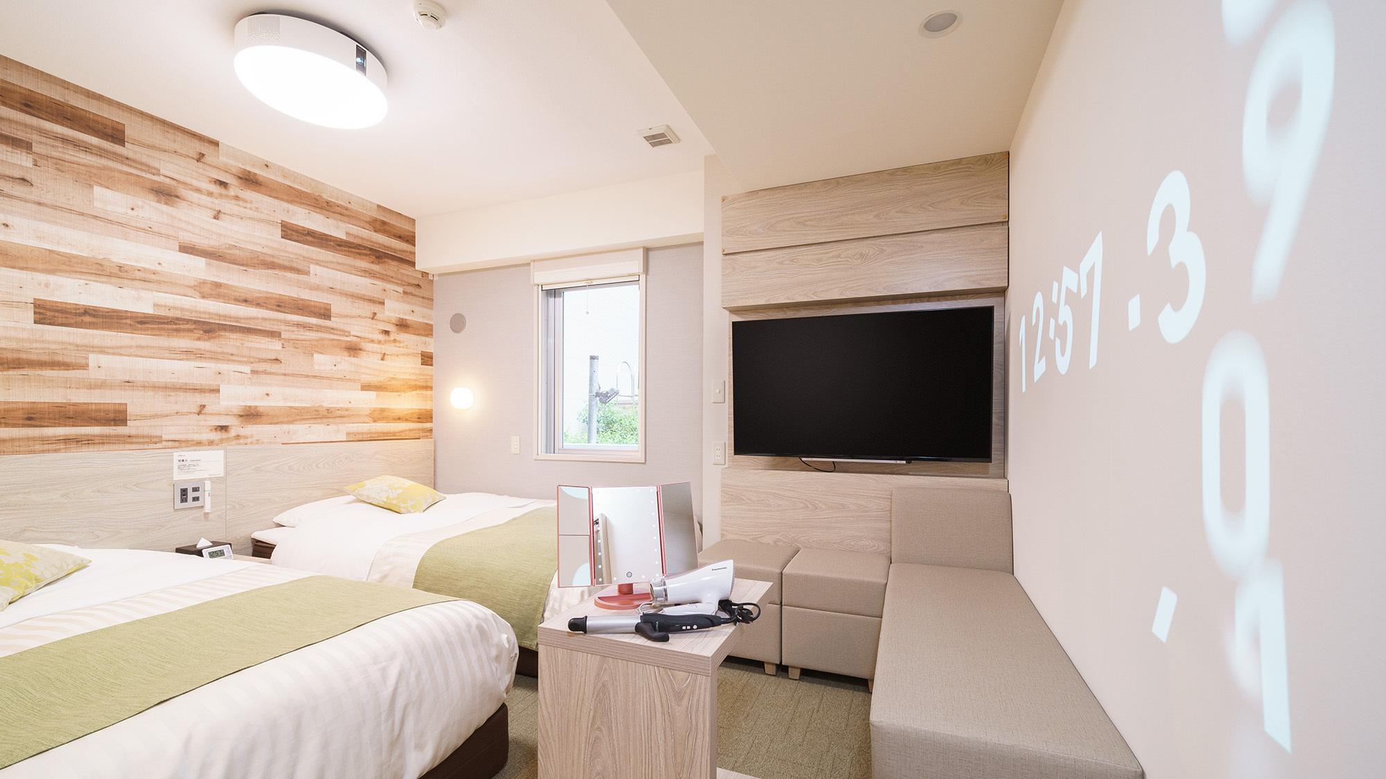 Female Only, Deluxe, Twin Beds