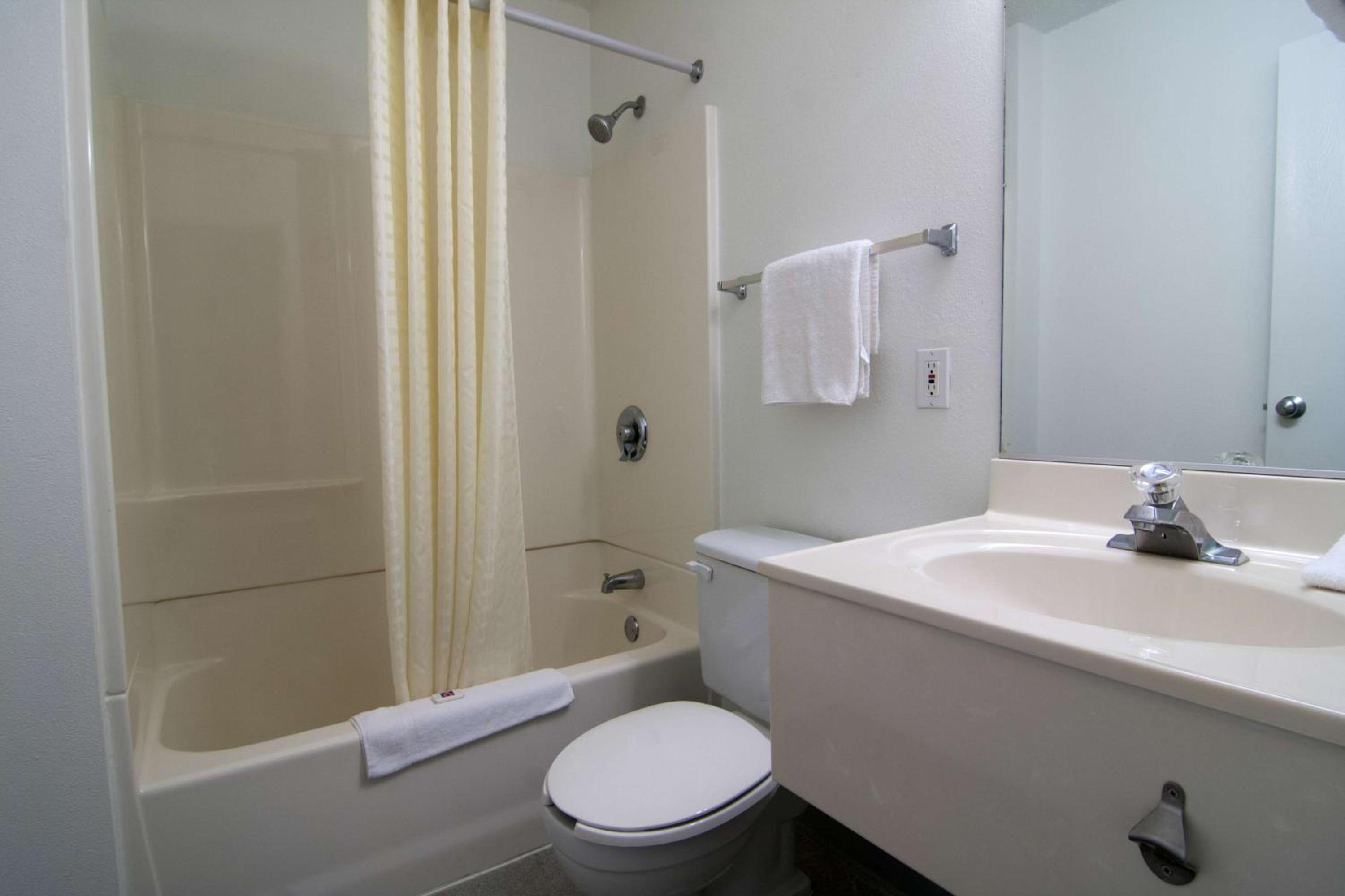غرفة بسريرين كوين، Motel6 Lakeville, MN - South - Lakeville 8/10
