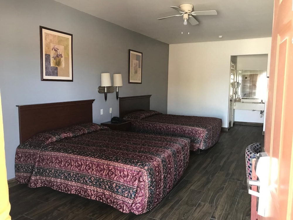 Standard, 2 Queen Beds