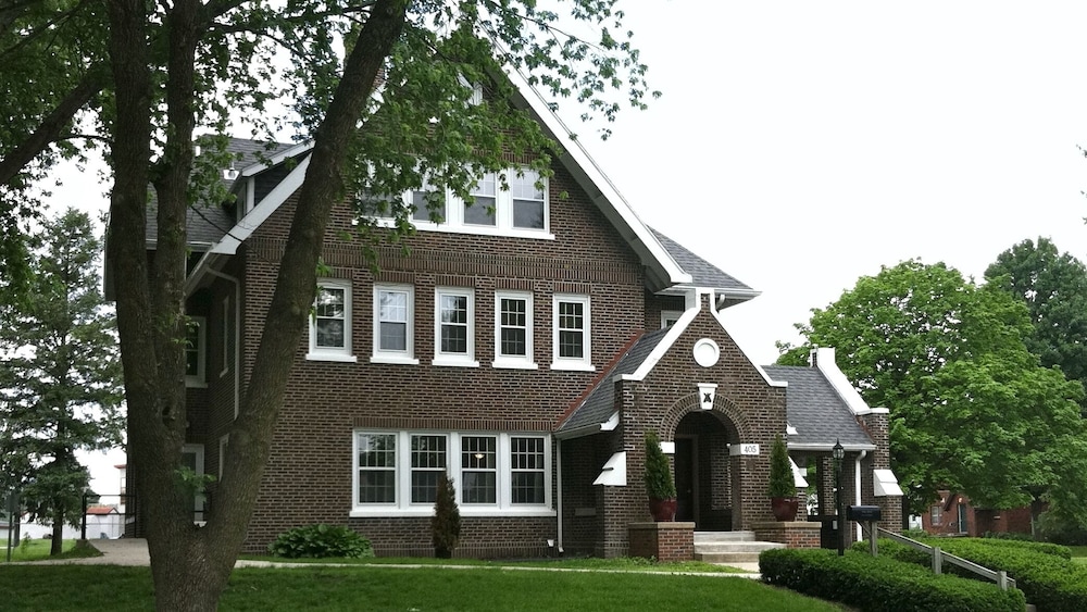 Iowa House 1/50