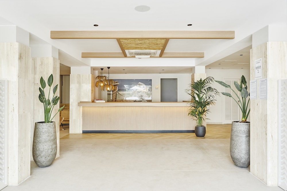 Universal Don Camilo Aparthotel 11/71