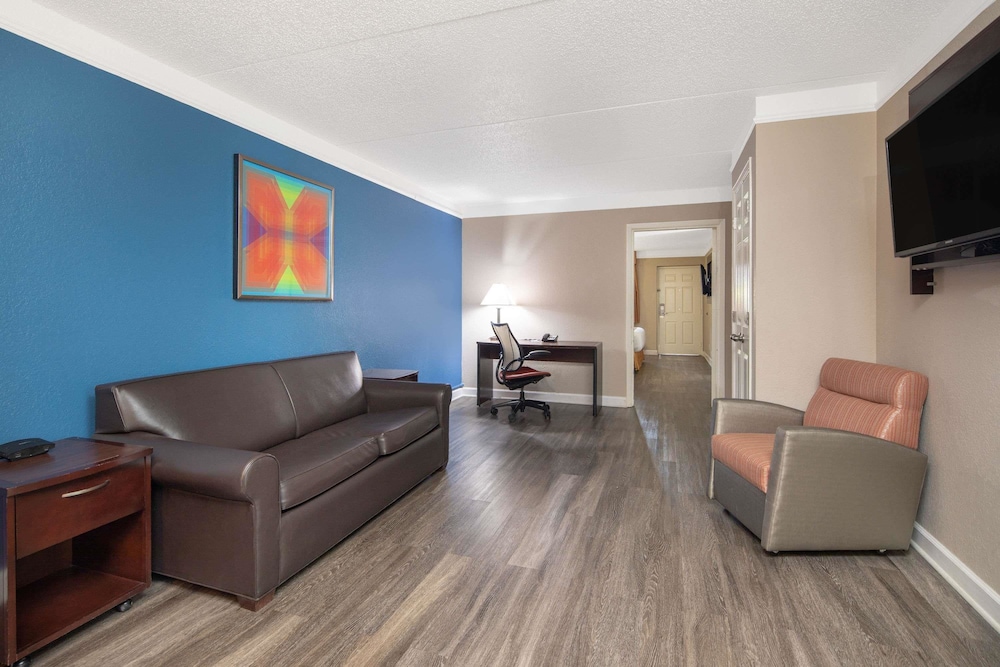 Budget Inn and Suite Atlanta Marietta Stadium 17/22