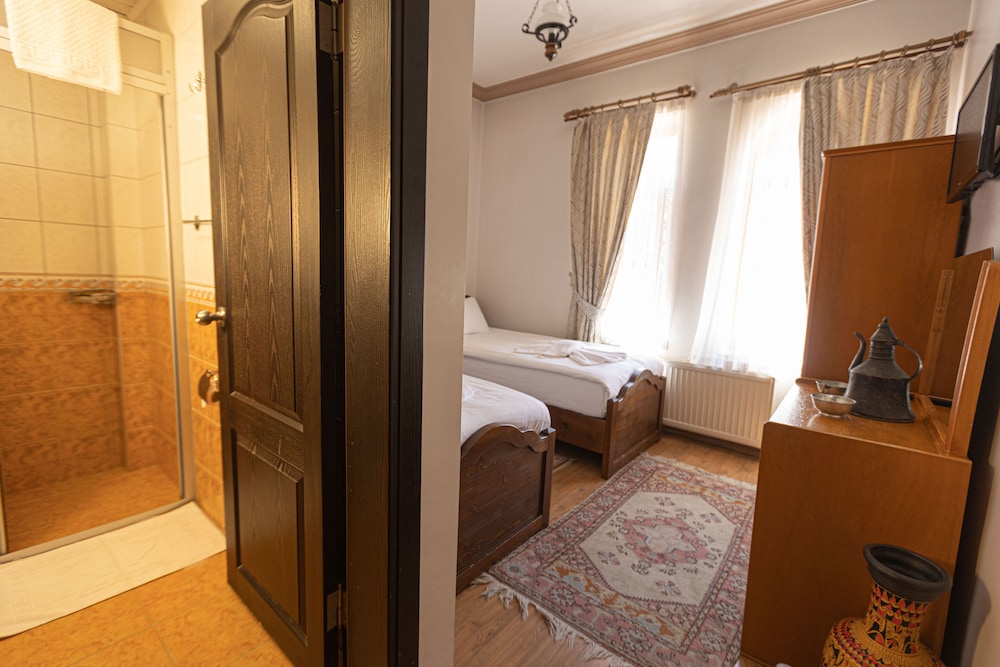 AKUZUN HOTEL 13/65