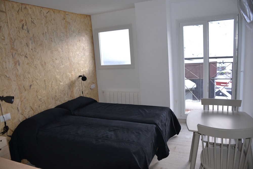 Sabica Nevada Gorbea Suites Apartments 4/27