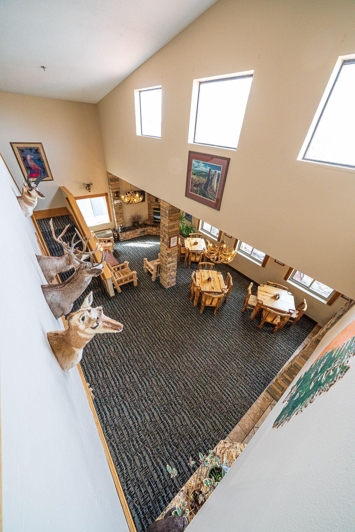 Alpine Inn & Suites 17/21
