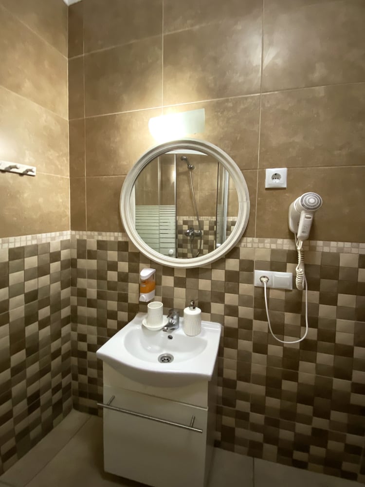 Hostal Azahara 70/70
