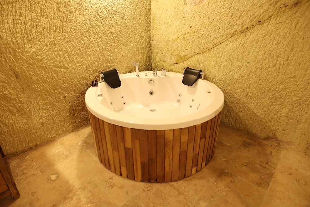 Vita Cave Suites 27/48