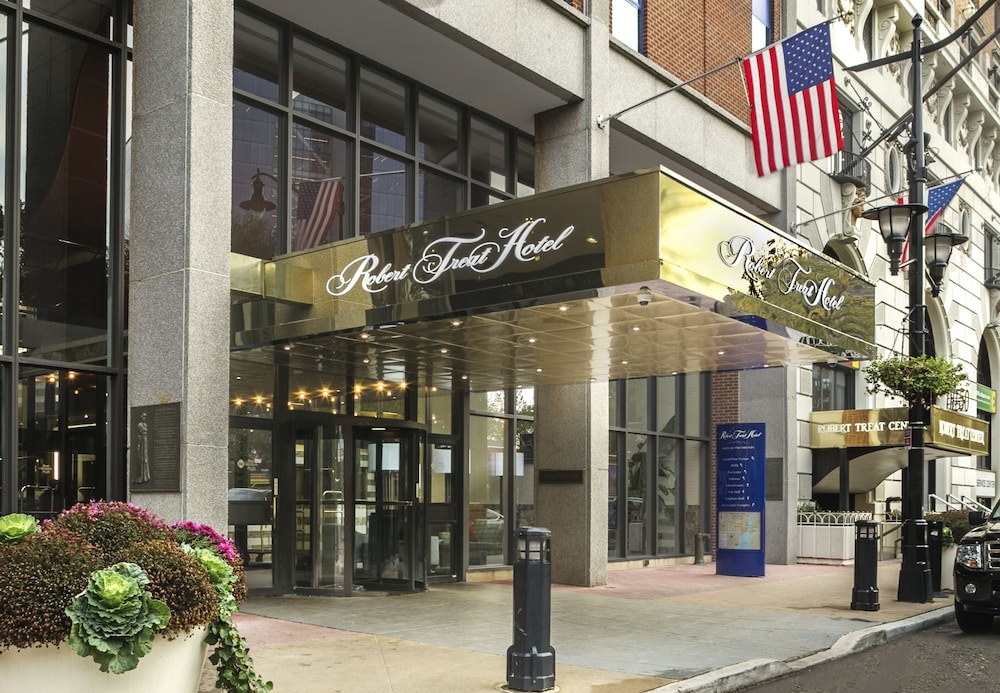 Robert Treat Hotel 4/68