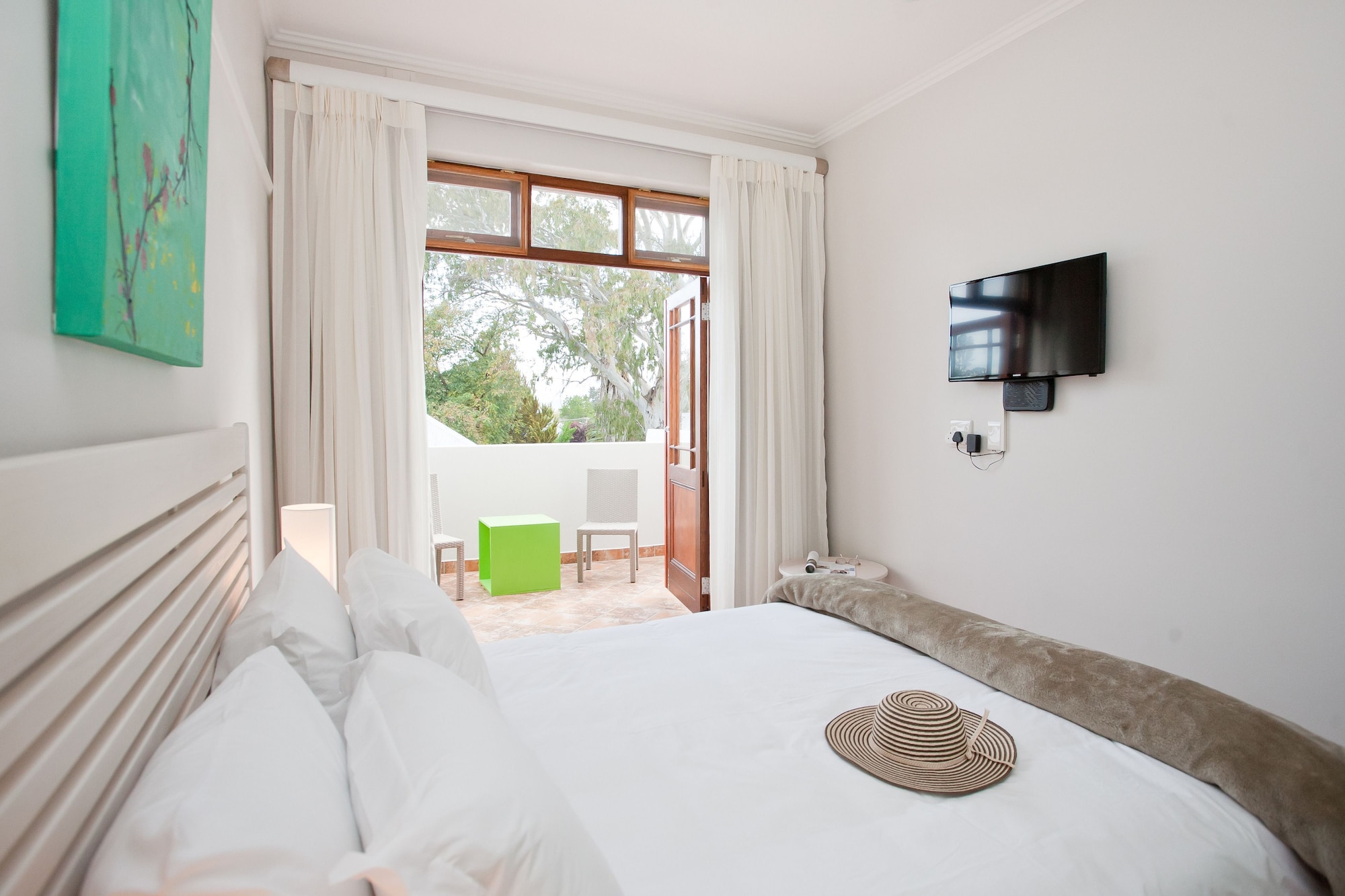 Superior, Queen Bed