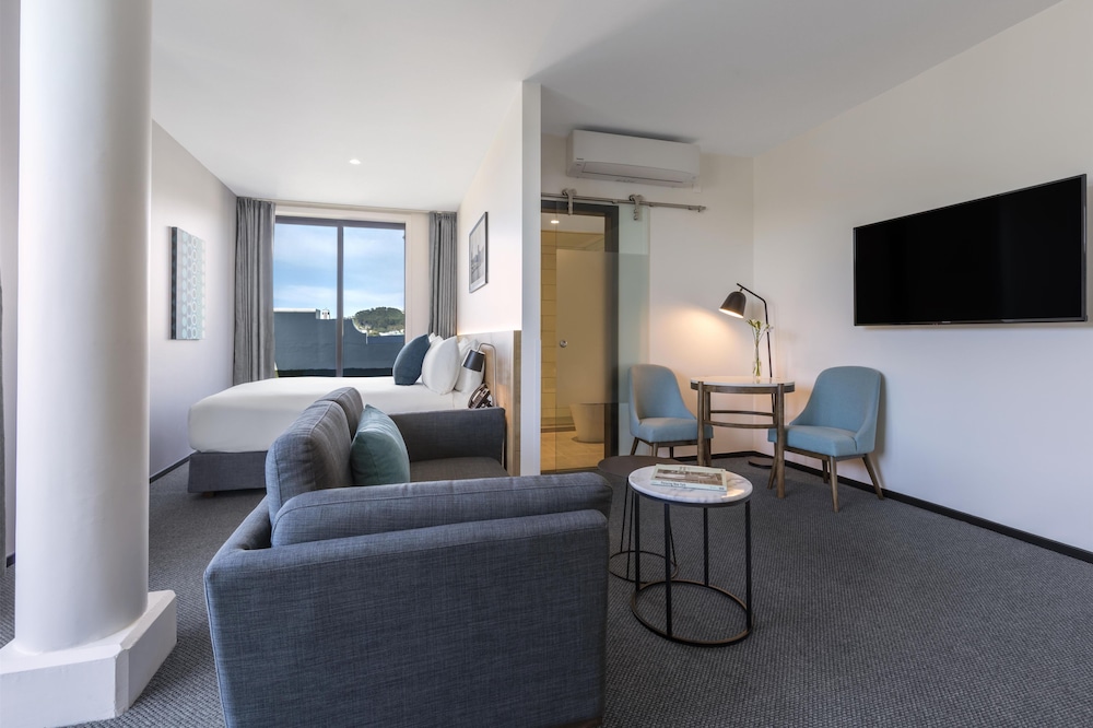 Oaks Wellington Hotel 42/73