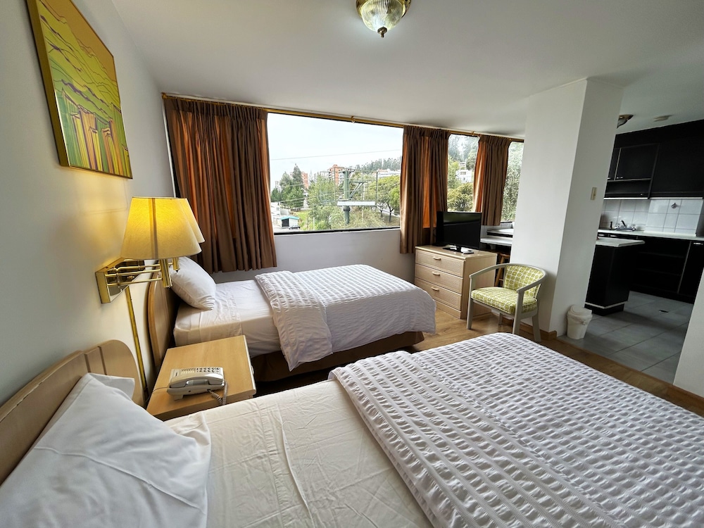 Stanford Suites 19/69