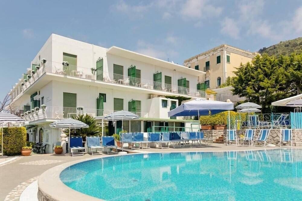 Hotel Carmencita 1/52