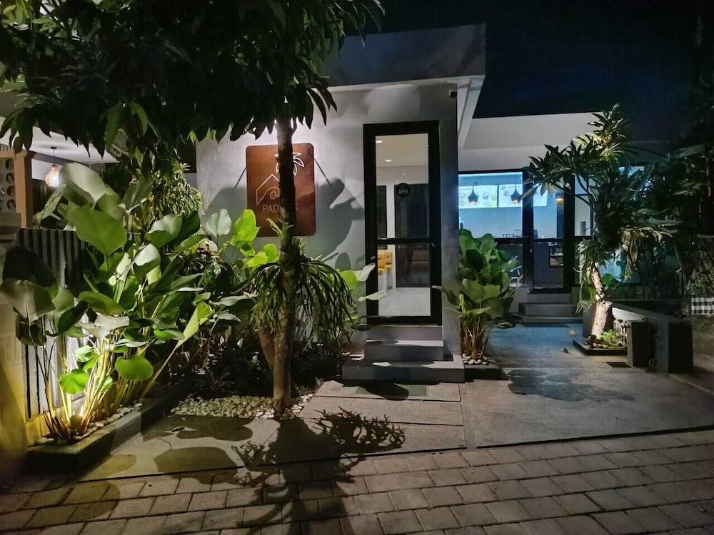 Padinis Villa & Coffee 70/77