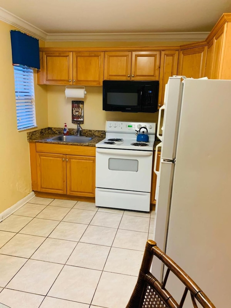 Royal North Beach All Suites 14/57