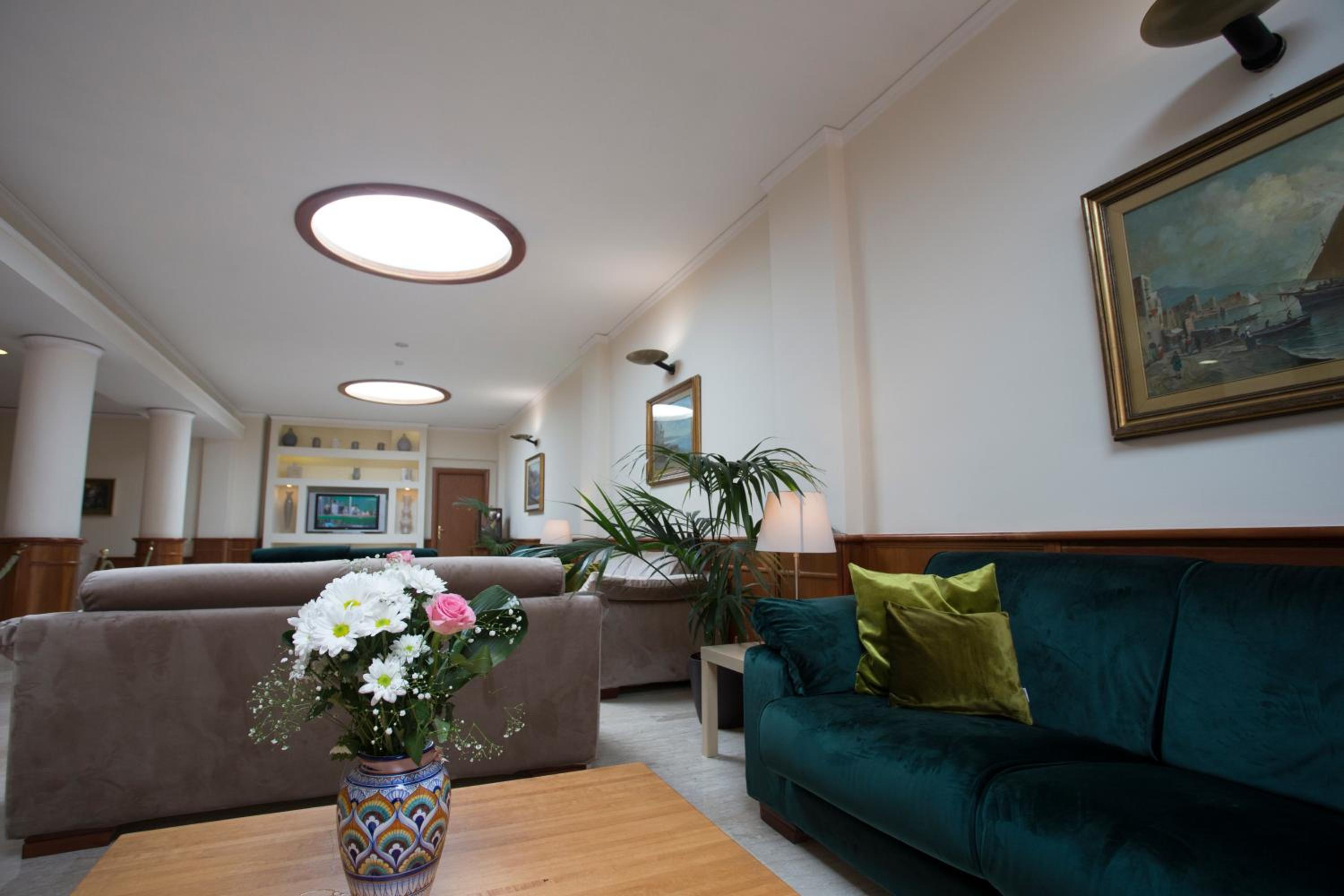 Hotel Villa Serena 33/51