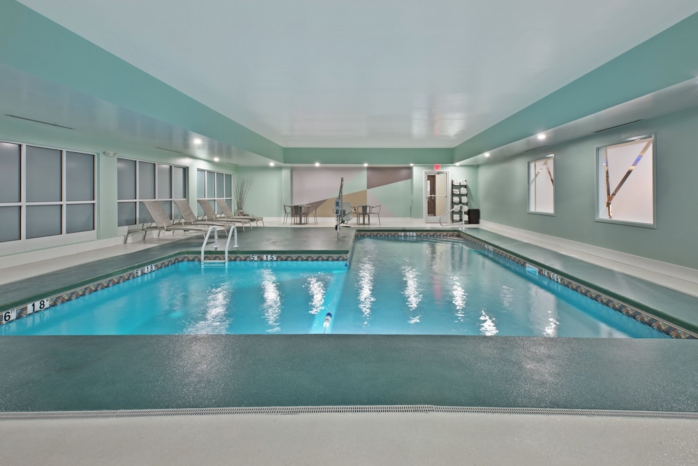 Holiday Inn Express & Suites Harrisburg S - New Cumberland 46/72