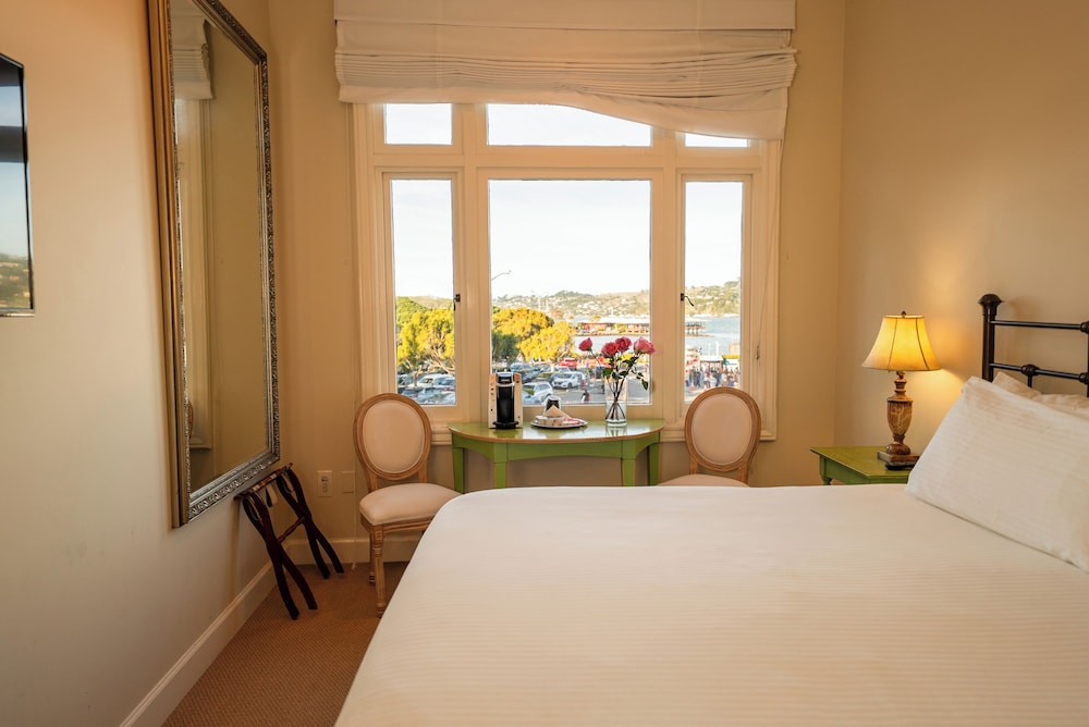 Hotel Sausalito 5/42
