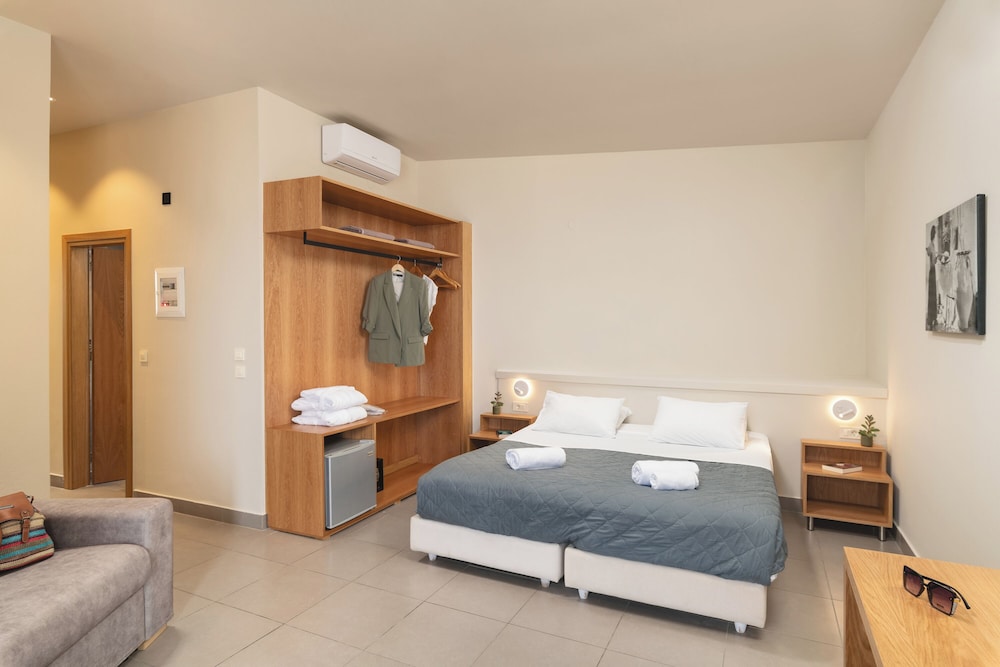 Elia Agia Marina Hotel 24/77