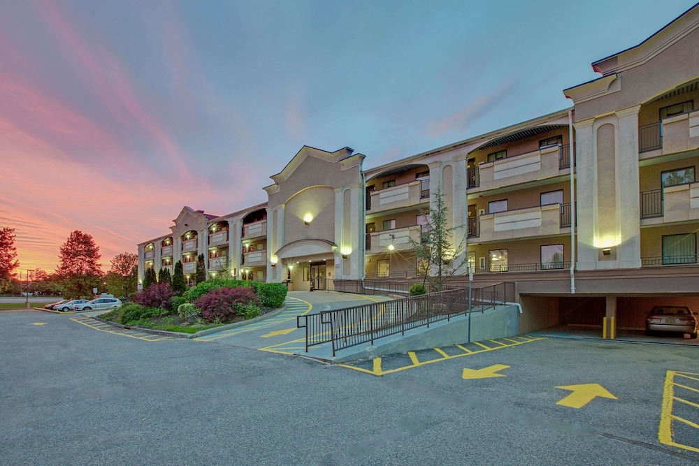 Travelodge by Wyndham Parsippany 1/25