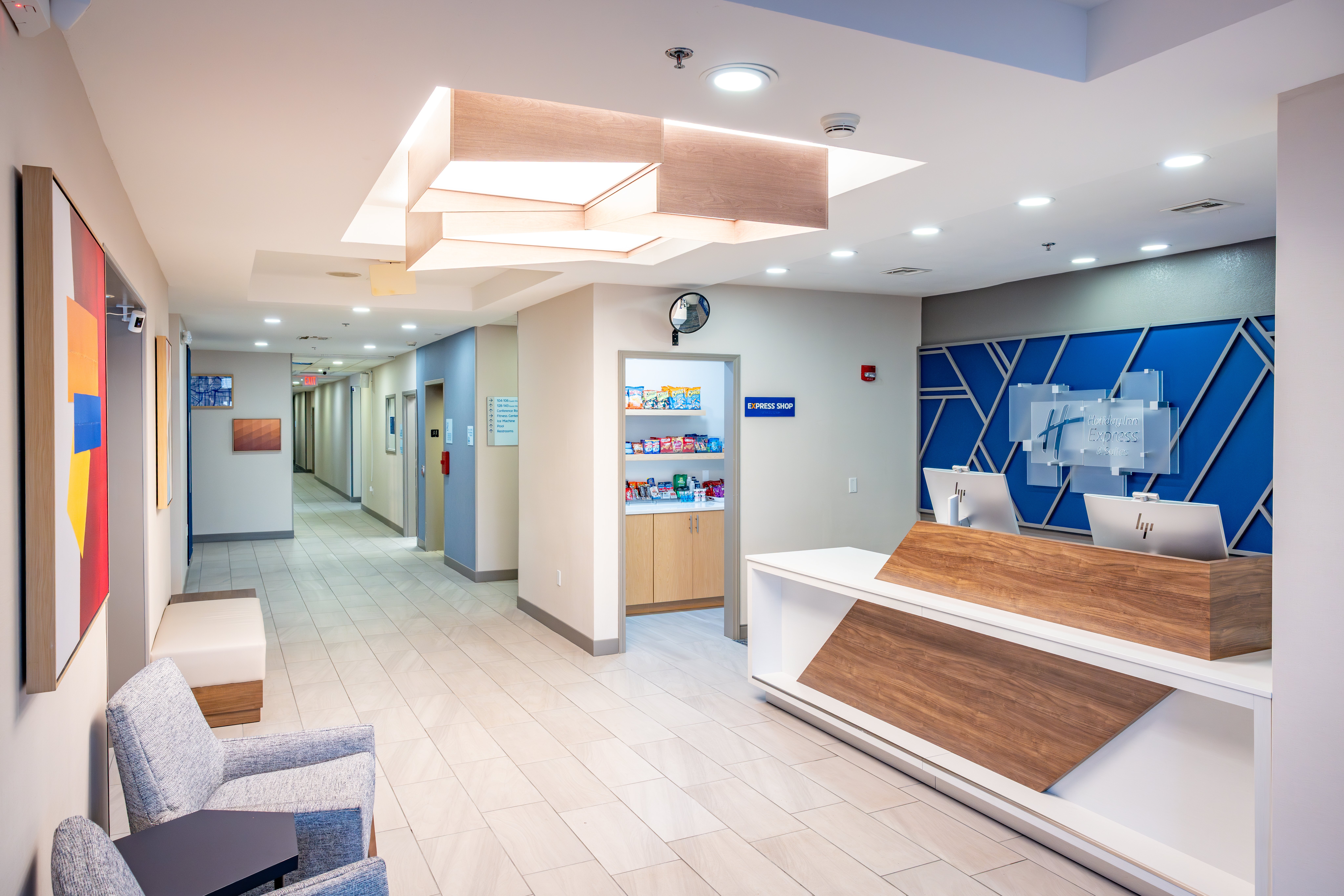 Holiday Inn Express Hotel And Suites Wichita Airport 8/58