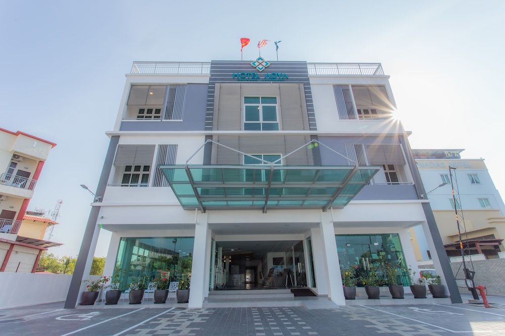 Hotel Adya Express 3/60