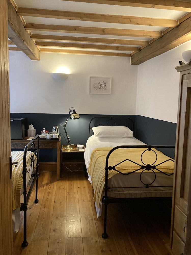 Riverside Bed &amp; Breakfast 14/46