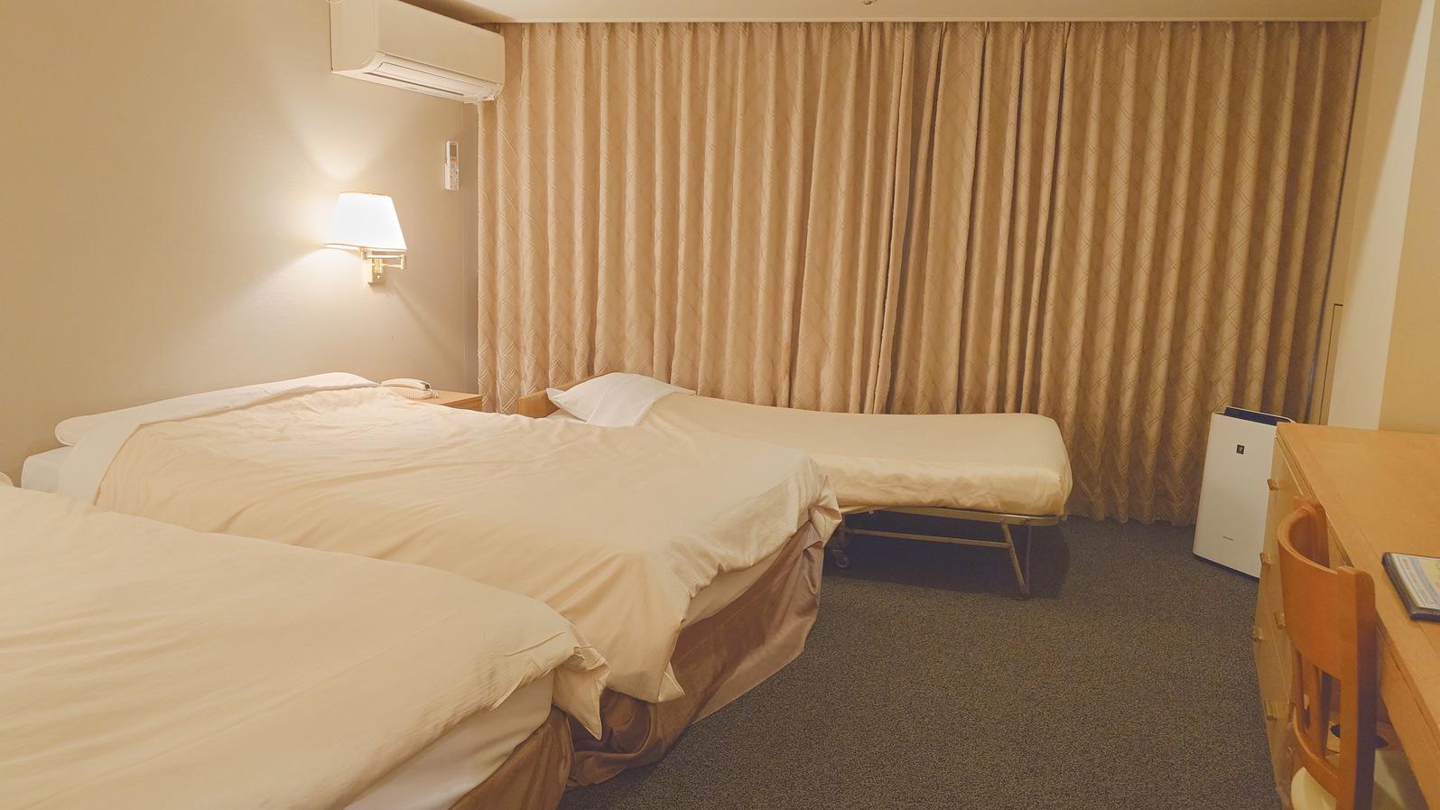 Family, 2 Semi Double Beds, Town Side, Smoking