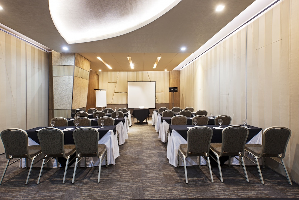 One Pacific Place Serviced Residences 30/38