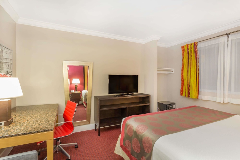 Ramada By Wyndham Miami Springs/Miami International Airport 16/48