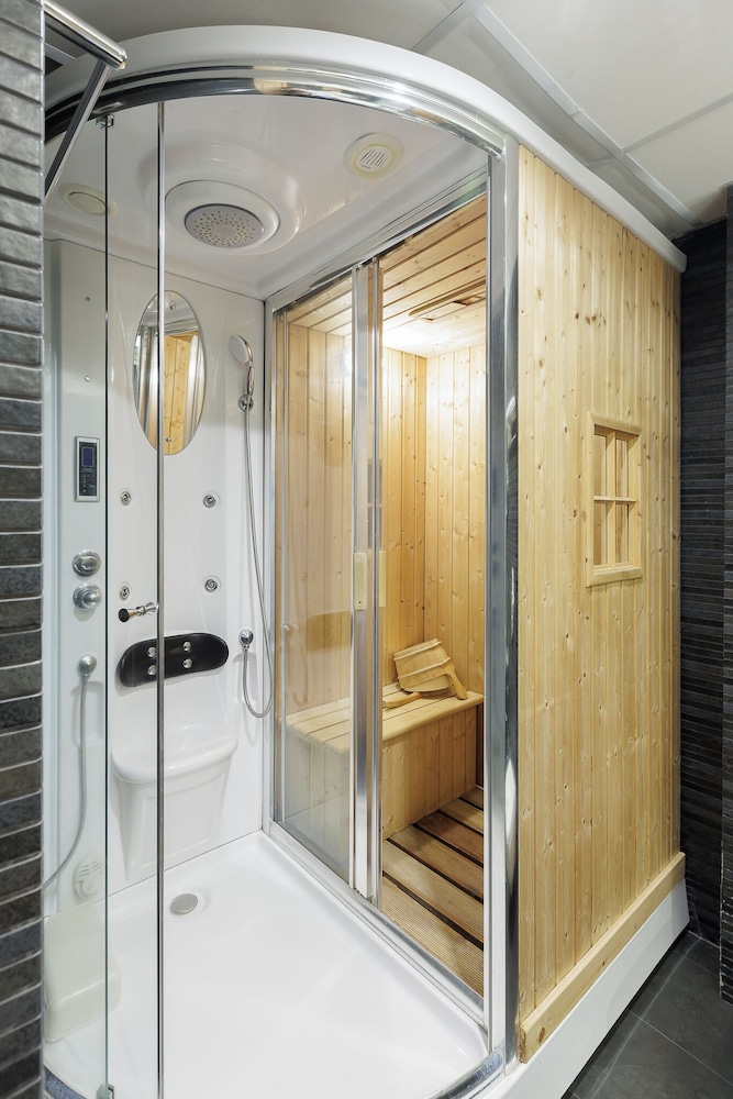 Executive, King Bed, Sea View, Sofa, Sauna