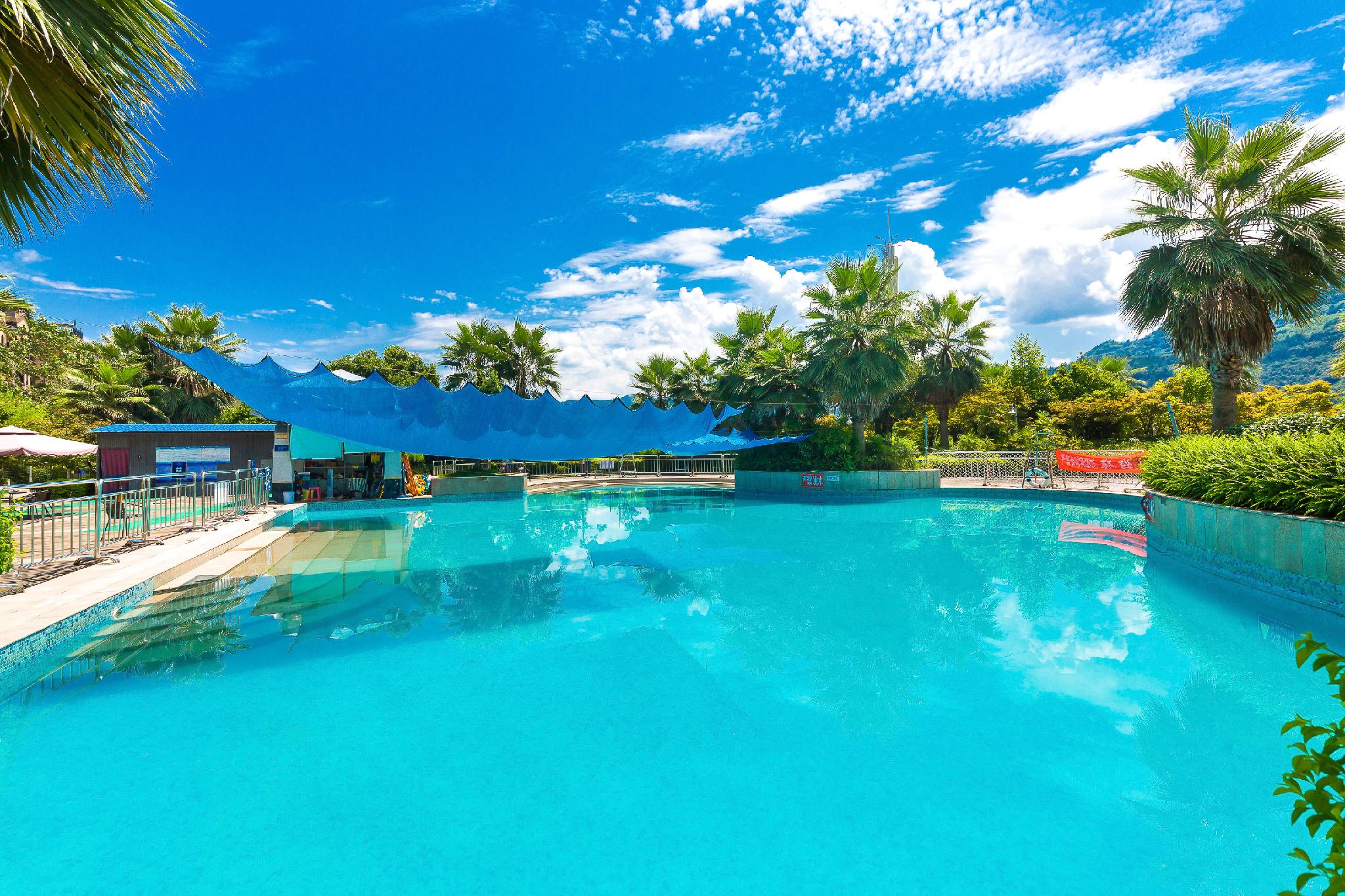 River & Holiday Grand Rezen Hotel YunYang 53/56