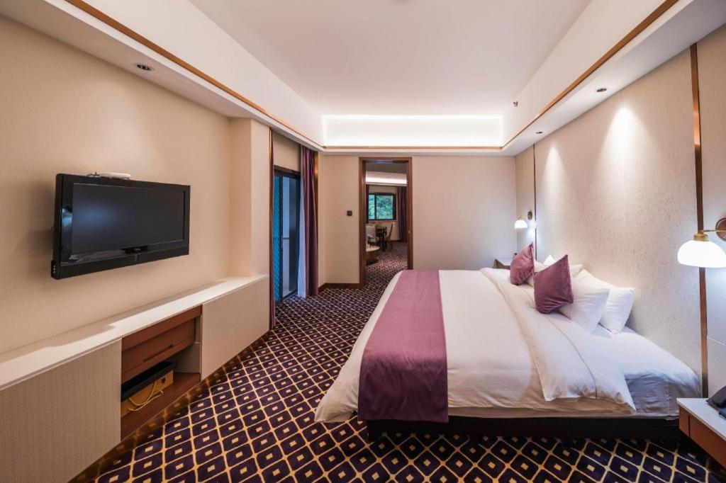 Yaoxi Dynasty Hotel 6/47