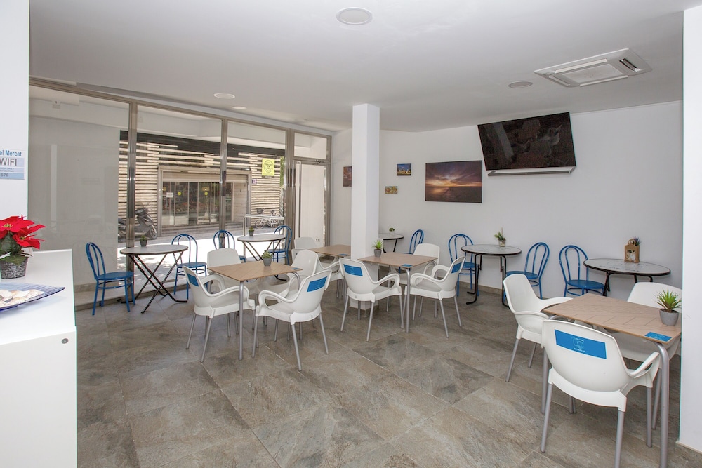 Hostal El Mercat 46/60