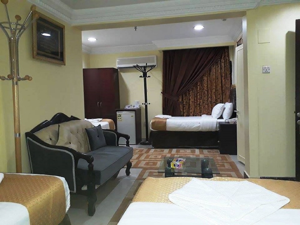 Al Tawfiq Plaza Hotel 36/46