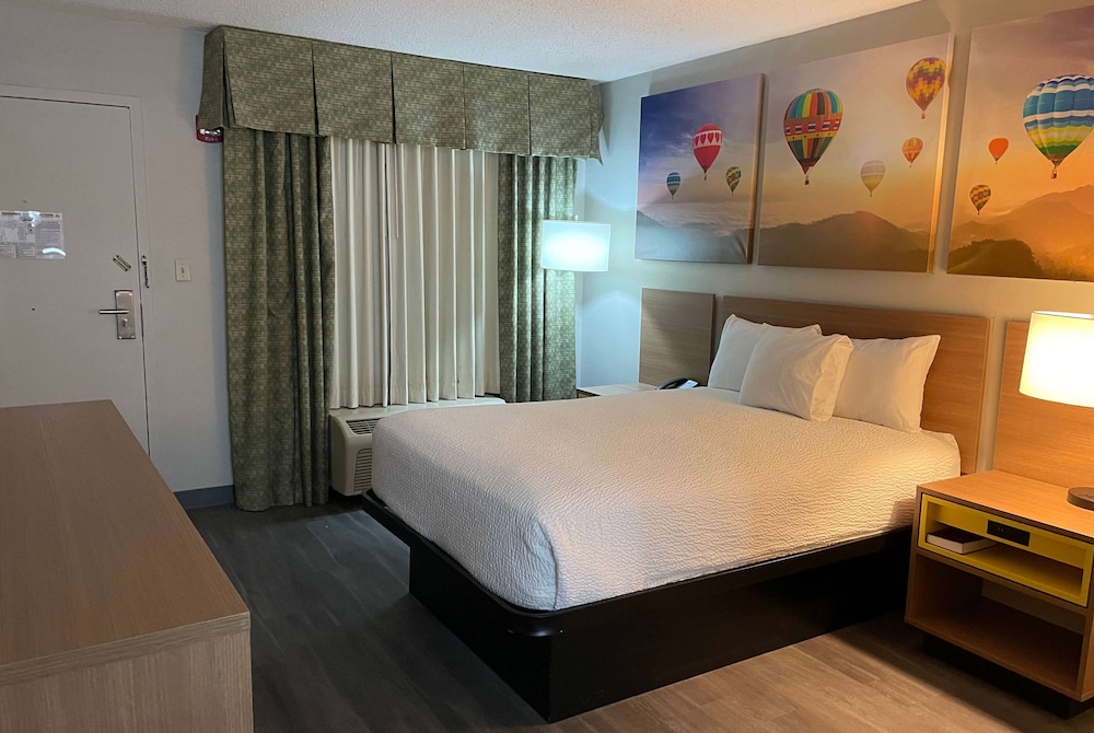 Days Inn & Suites By Wyndham Albuquerque North 9/30