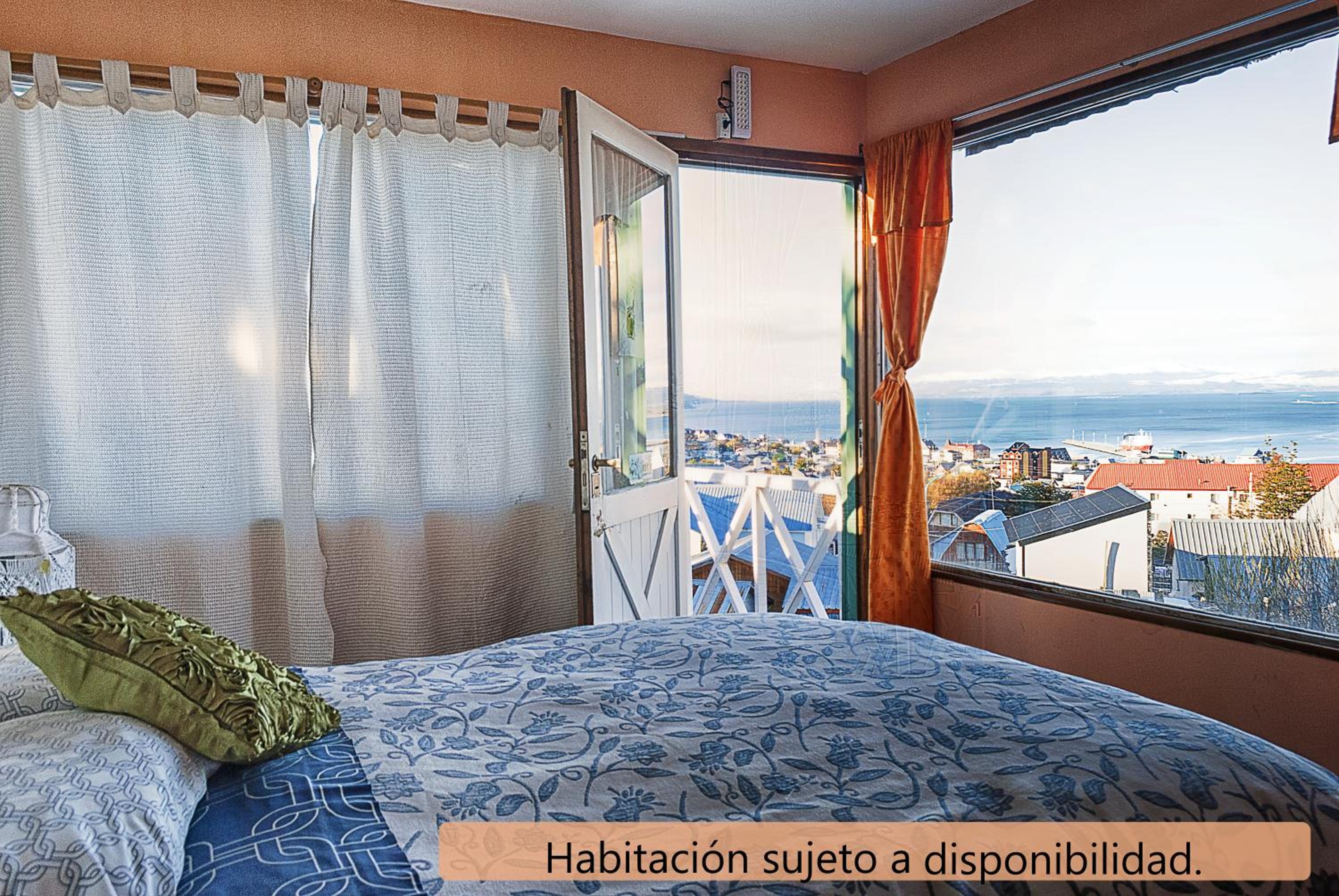 Room, Double or Twin Bed