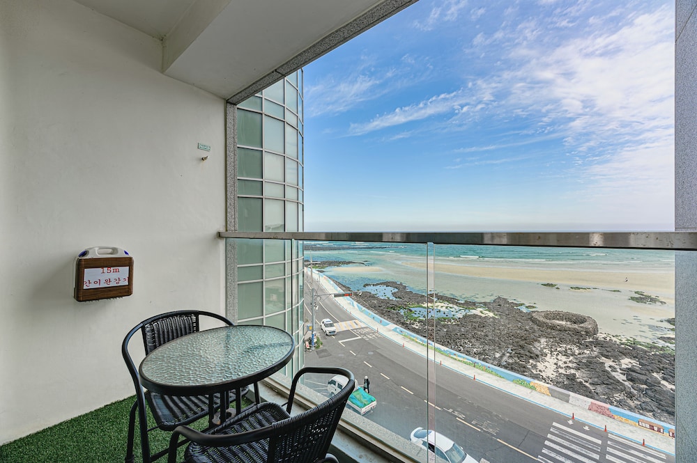 Hamdeok Beach Stay Jeju 34/56