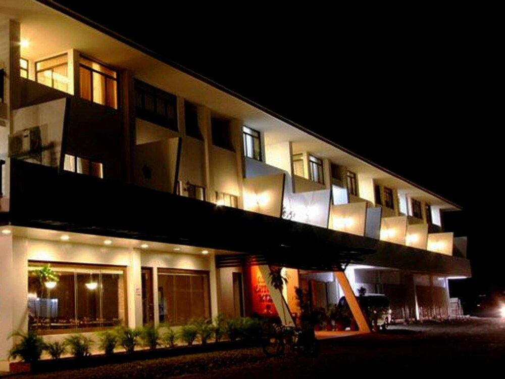 Coron Gateway Hotel Suites 2/50