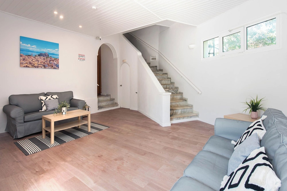 Ariti Apartments 33/51