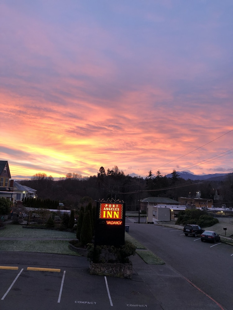 Port Angeles Inn 22/54