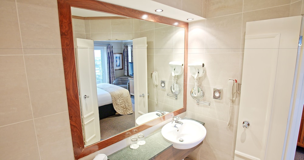 Harbour Heights Hotel 25/50