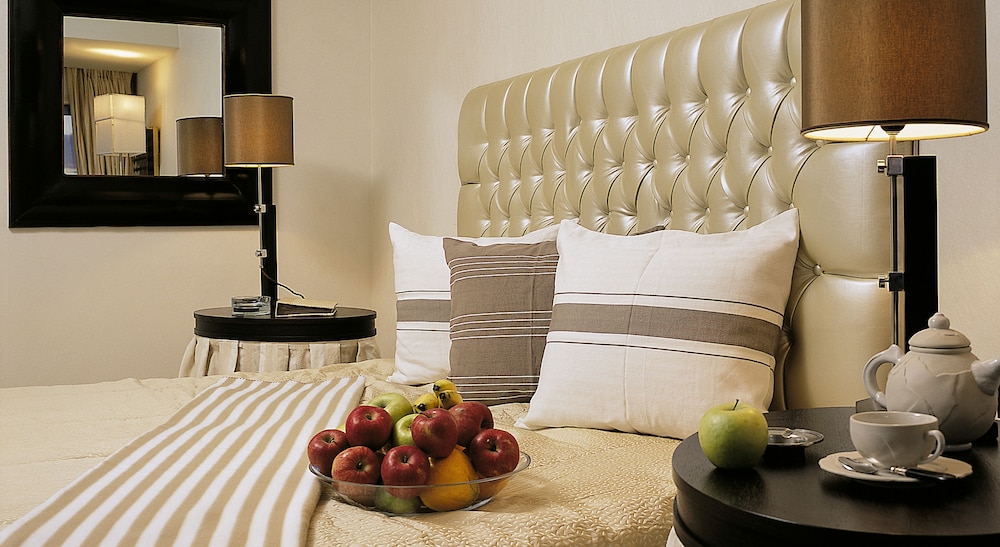 Plaza Resort Hotel 55/74