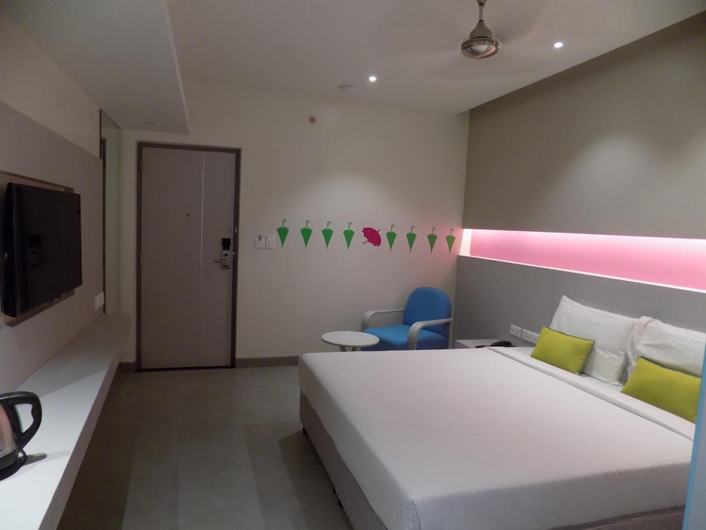 1 BEDROOM, DELUXE, DOUBLE OR TWIN BED