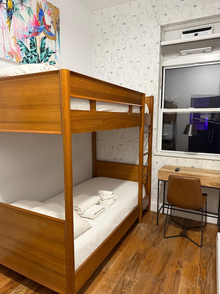 ROOM, DOUBLE BED, SHARED BATHROOM